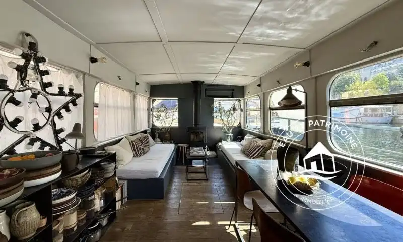 Péniche à vendre Paris 4e - Charme et Navigation