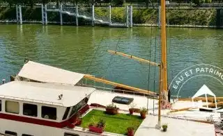 Péniche à vendre Paris 15 – Navigante et Agencement Optimal
