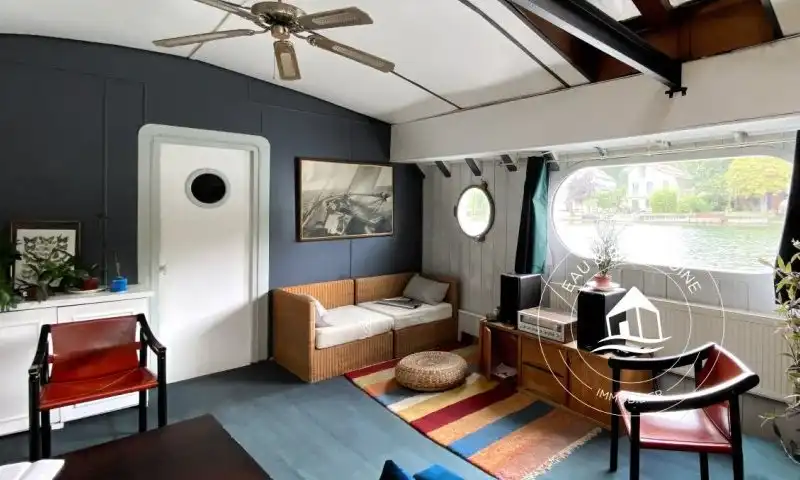 Péniche Freycinet navigante dans un cadre naturel à Saint-Maur-Des-Fossés – 399 000 €