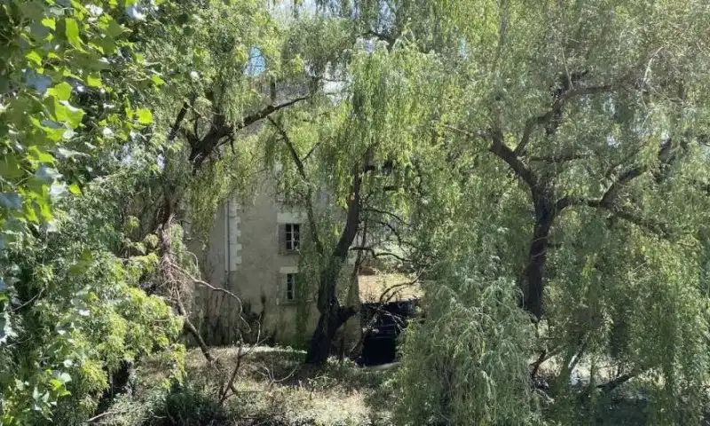 Grand Moulin au bord de l'Indre à vendre