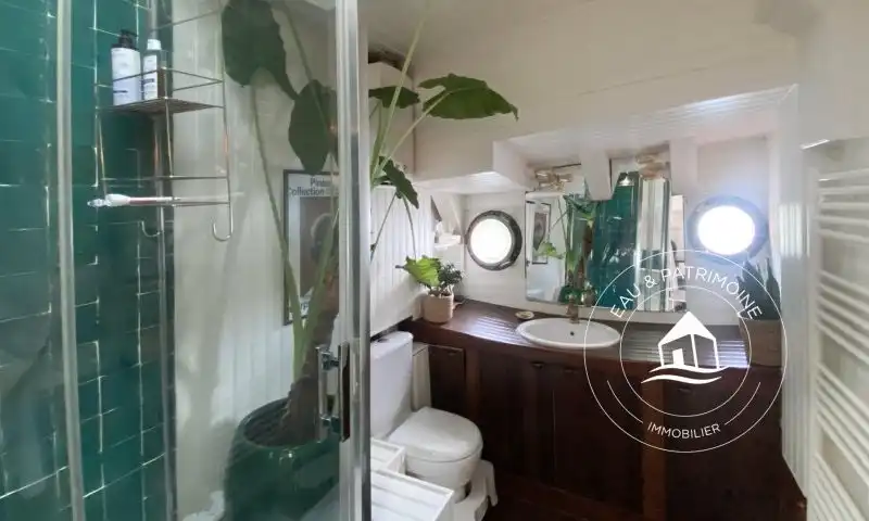 Péniche à vendre Paris 15 – Vue Tour Eiffel et Rénovée