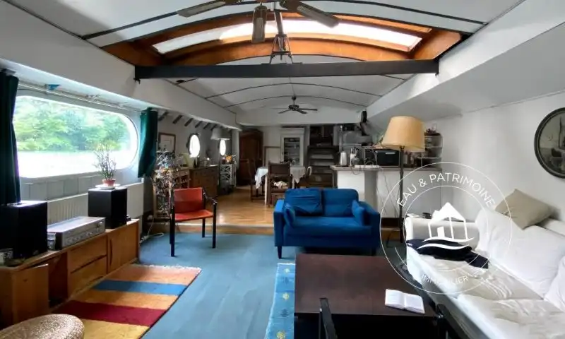 Péniche Freycinet navigante dans un cadre naturel à Saint-Maur-Des-Fossés – 399 000 €