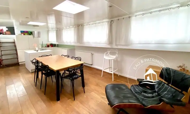 Péniche à vendre Paris 4 – Navigante et Spacieuse à L'Arsenal
