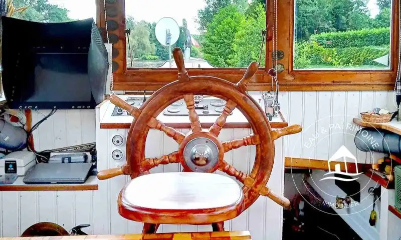 Péniche à vendre Paris 4 – Charme et Navigation