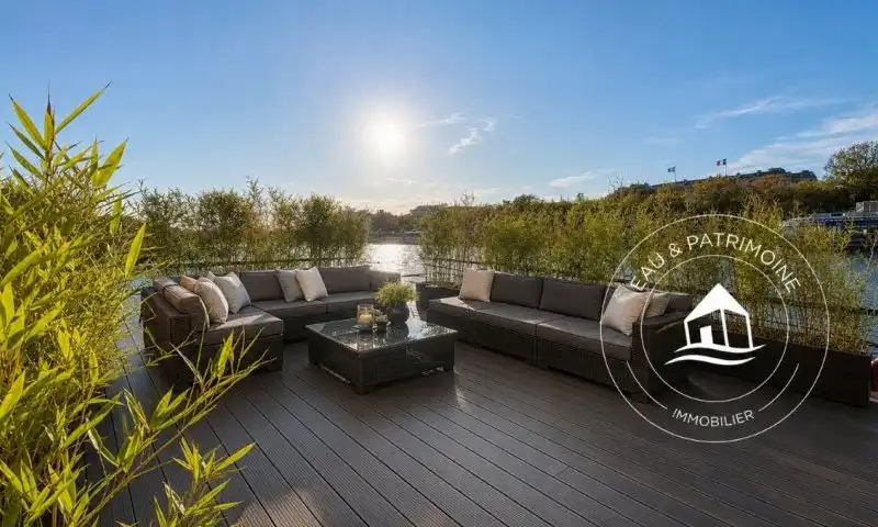 Péniche à vendre Paris 8 – Vue Tour Eiffel et Rénovation Exceptionnelle