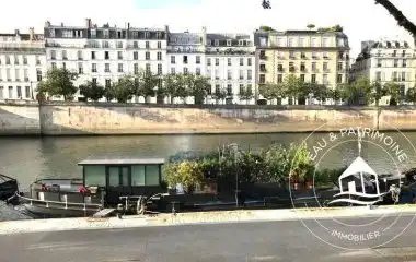 Vivre sur une péniche : avantages et inconvénients