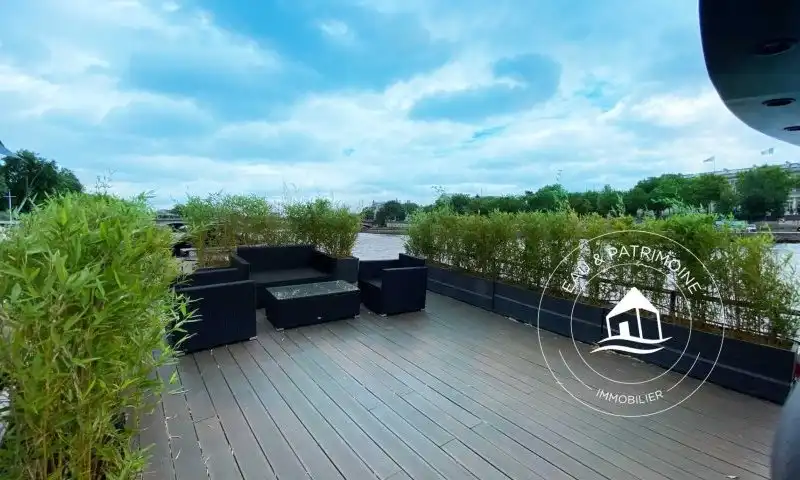 Péniche à vendre Paris 8 – Vue Tour Eiffel et Rénovation Exceptionnelle