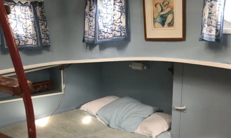 Péniche à vendre Paris 8 – Navigante et Vue sur l'Assemblée