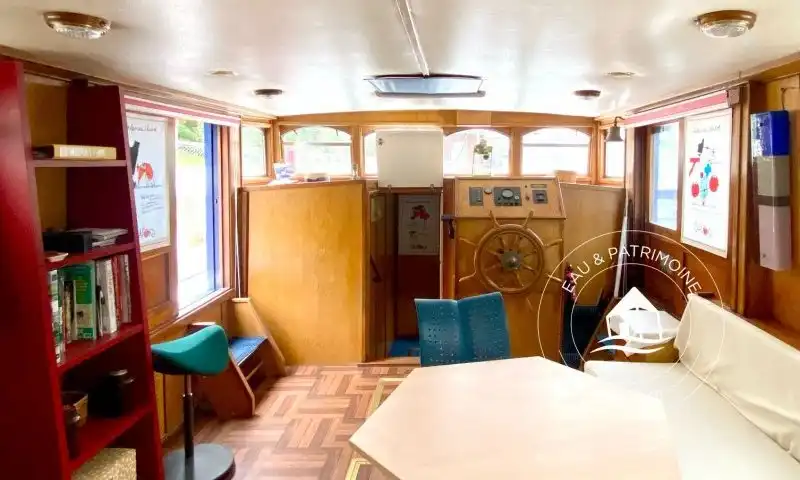 Pénichette à vendre Paris 12 – Spacieuse et Navigante