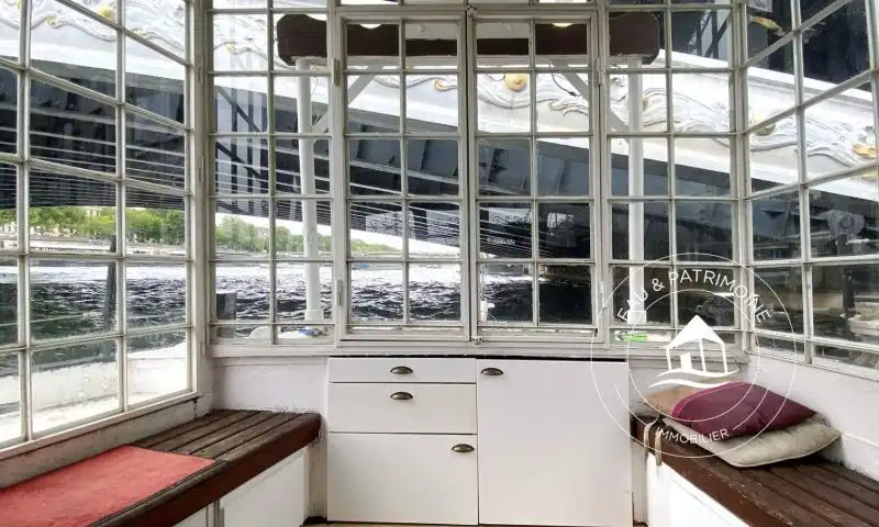 Péniche à vendre Paris 8 – Vue Spectaculaire Pont Alexandre III et Invalides