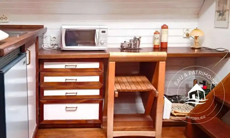 Péniche à vendre Paris 4 – Charme et Navigation