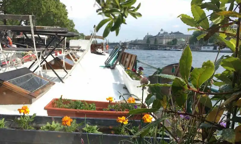 Péniche à vendre Paris 8 – Navigante et Vue sur l'Assemblée