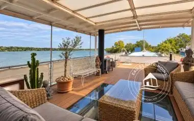 Péniche à vendre Avignon - Piscine avec vue sur le Rhône