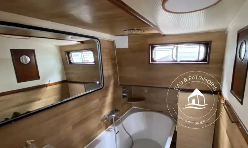 Péniche à vendre Paris 8 – Vue Spectaculaire Pont Alexandre III et Invalides