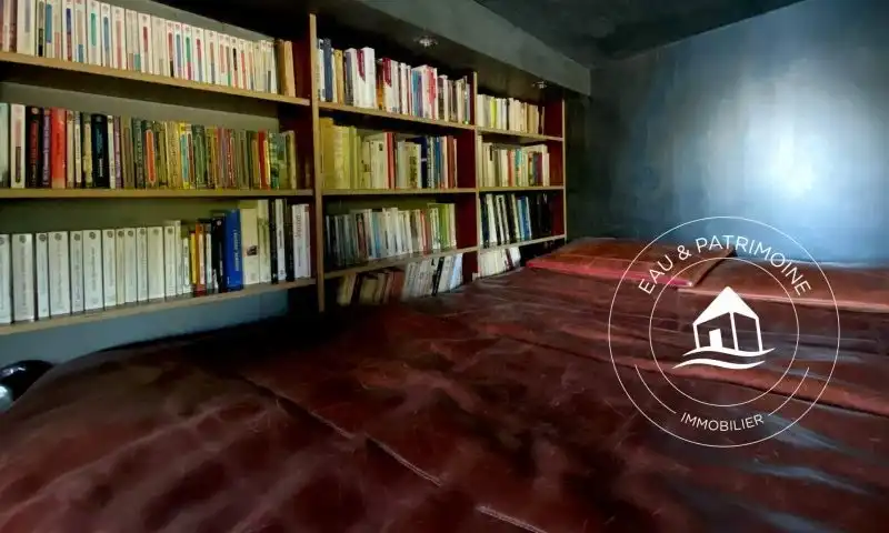 Péniche à vendre Paris 5 – Navigante et Rénovée par Architecte