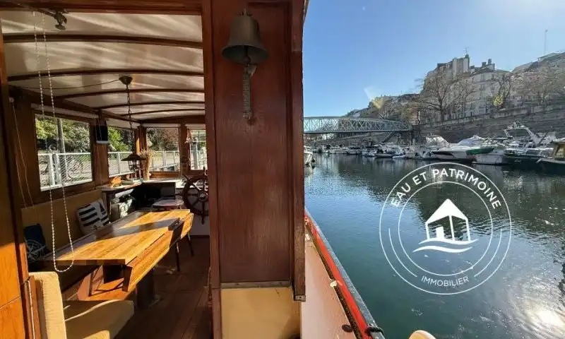 Péniche à vendre Paris 4 – Charme et Navigation