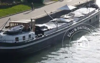 Acheter une péniche selon quels critères ? Types de bateaux-logements, emplacements et coûts à connaître