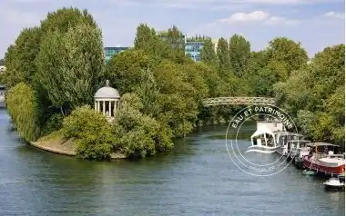Maison flottante à Neuilly-sur-Seine – Recherche et Opportunités Confidentielles
