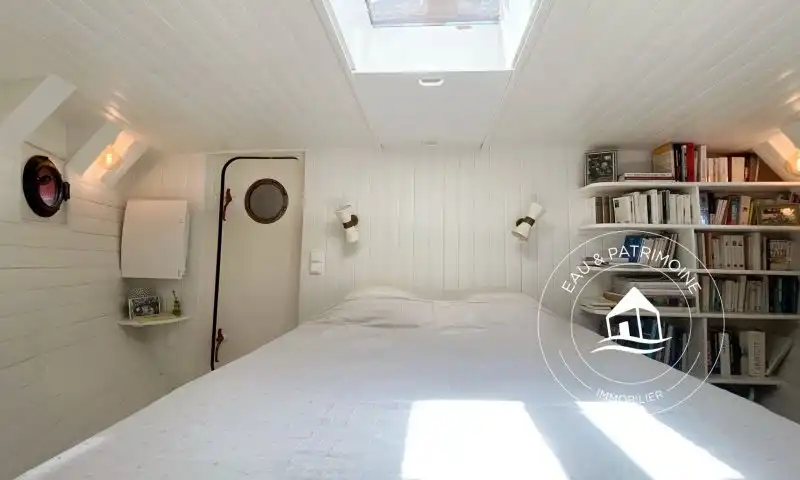 Péniche à vendre Paris 15 – Vue Tour Eiffel et Rénovée