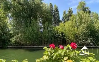 Maison flottante à Neuilly : 160 m², terrasse, environnement calme et verdoyant sans vis-à-vis