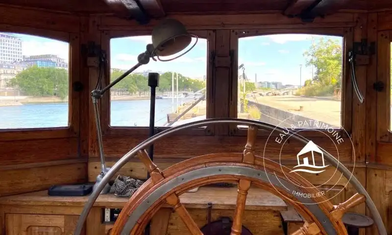 Péniche à vendre Paris 5 – Navigante et Rénovée par Architecte