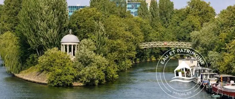 Maison flottante à Neuilly-sur-Seine – Recherche et Opportunités Confidentielles