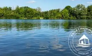 Péniche à vendre sur l'Île de la Dérivation – Calme et Nature