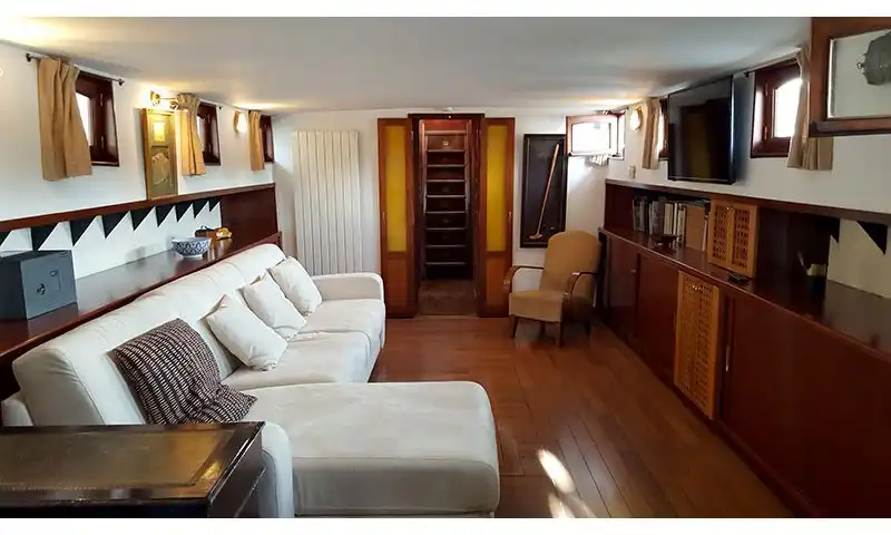 Vente de péniche Paris 8 - Vue Exceptionnelle sur les Tuileries