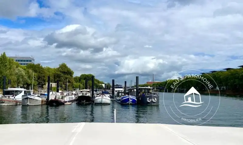 Elégante péniche navigante à vendre à Asnières sur Seine - 75 m²