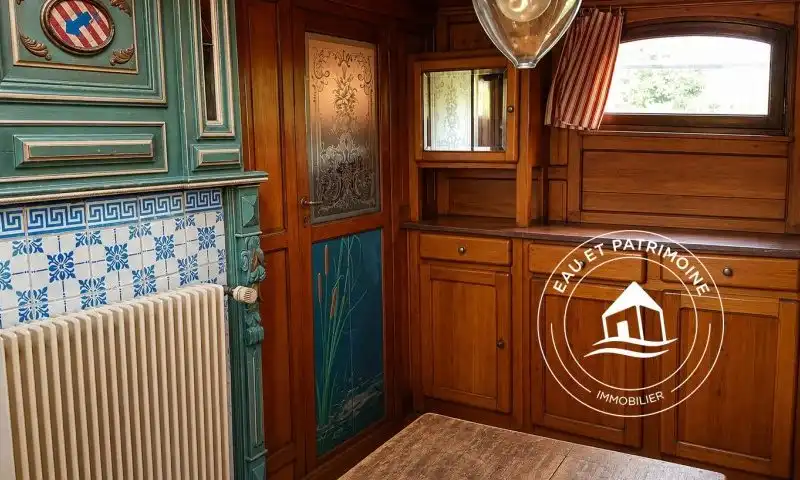 Péniche à vendre sur l'Île de la Dérivation – Calme et Nature