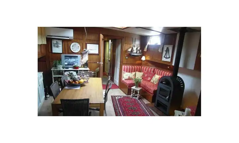 Superbe péniche navigante 120 m² à vendre sur le Canal du Midi