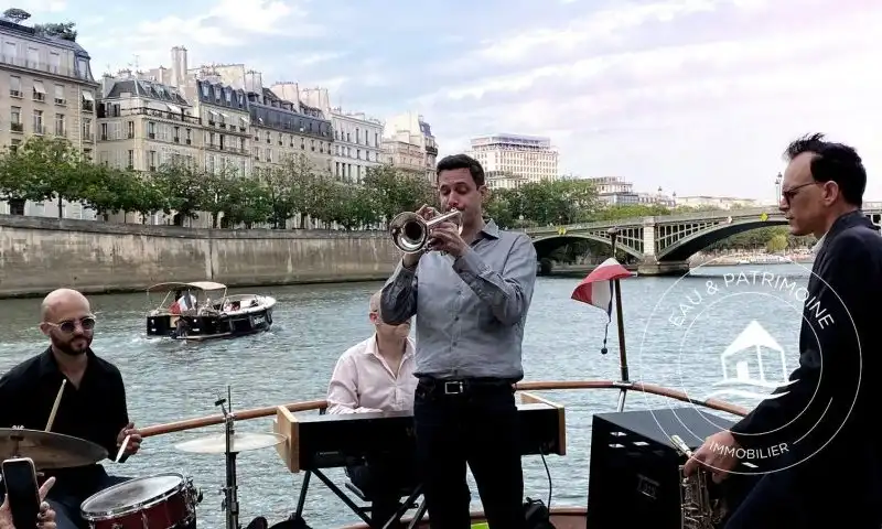 Frou Frou – Christine Bravo – Yacht commercial à vendre à Paris 4