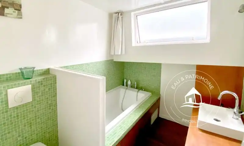 Péniche à vendre Paris 4 – Navigante et Spacieuse à L'Arsenal