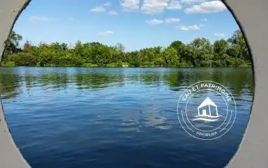 Péniche à vendre sur l'Île de la Dérivation – Calme et Nature