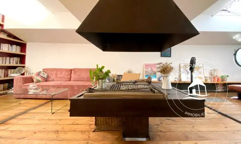 Péniche à vendre Paris 5 – Navigante et Rénovée par Architecte