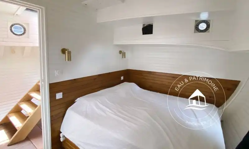 Péniche à vendre Paris 15 – Vue Tour Eiffel et Rénovée