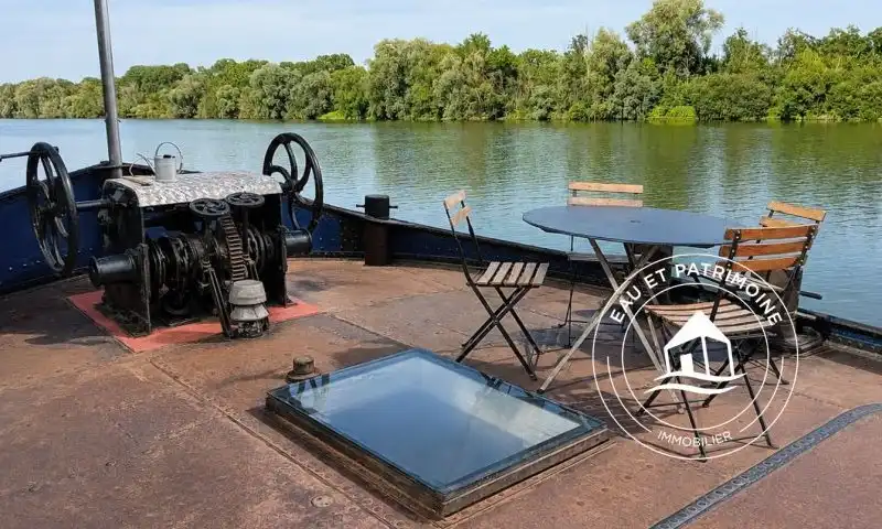Péniche à vendre sur l'Île de la Dérivation – Calme et Nature