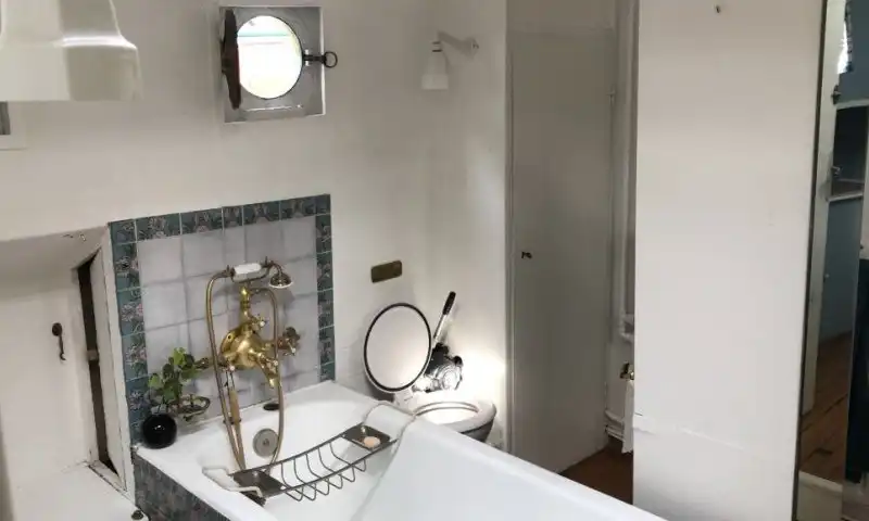 Péniche à vendre Paris 8 – Navigante et Vue sur l'Assemblée