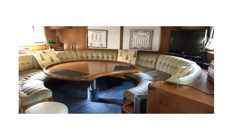 Vedette à vendre Paris 4 – Spacieuse et Navigante