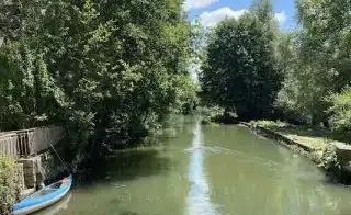Grand Moulin au bord de l'Indre à vendre