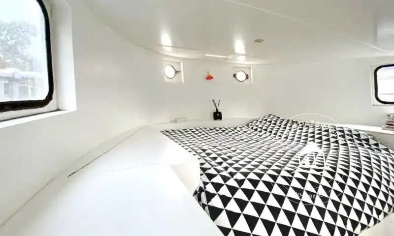 Péniche à vendre Paris 4 – Navigante et Spacieuse à L'Arsenal