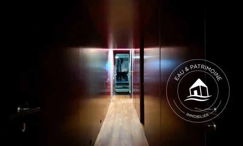 Péniche à vendre Paris 5 – Navigante et Rénovée par Architecte