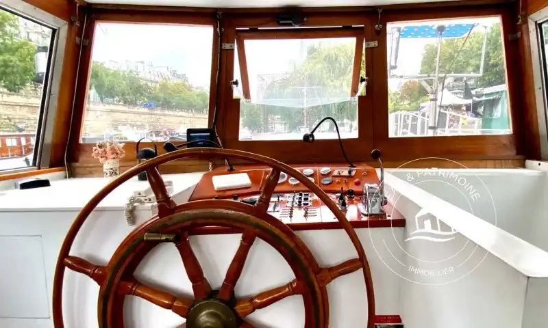 Péniche à vendre Paris 4 – Navigante et Spacieuse à L'Arsenal