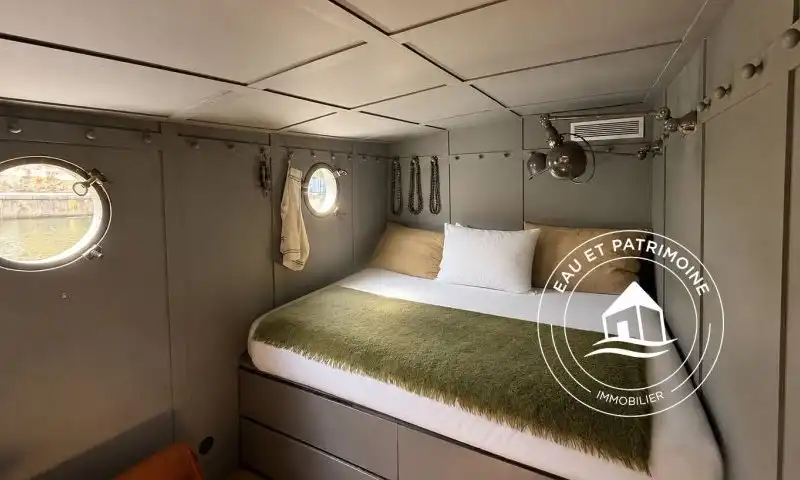 Péniche à vendre Paris 4e - Charme et Navigation