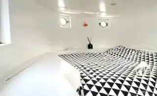 Péniche à vendre Paris 4 – Navigante et Spacieuse à L'Arsenal