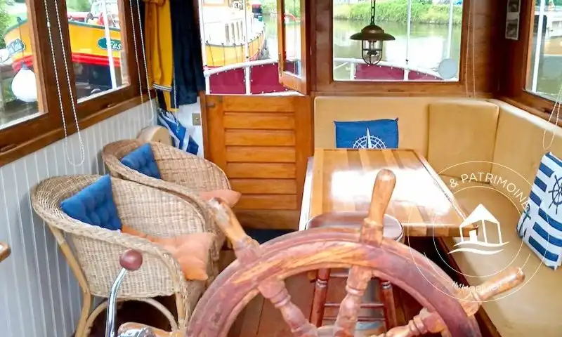 Péniche à vendre Paris 4 – Charme et Navigation