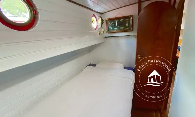 Péniche à vendre Paris 4 – Charme et Navigation