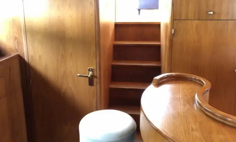 Vedette à vendre Paris 4 – Spacieuse et Navigante