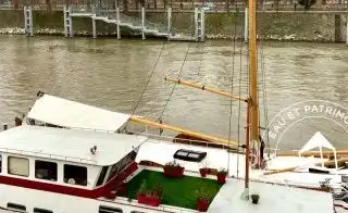 Péniche à vendre Paris 15 – Navigante et Agencement Optimal