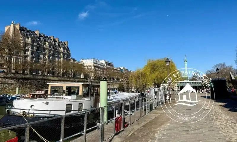 Péniche à vendre Paris 4 – Navigante et Spacieuse à L'Arsenal